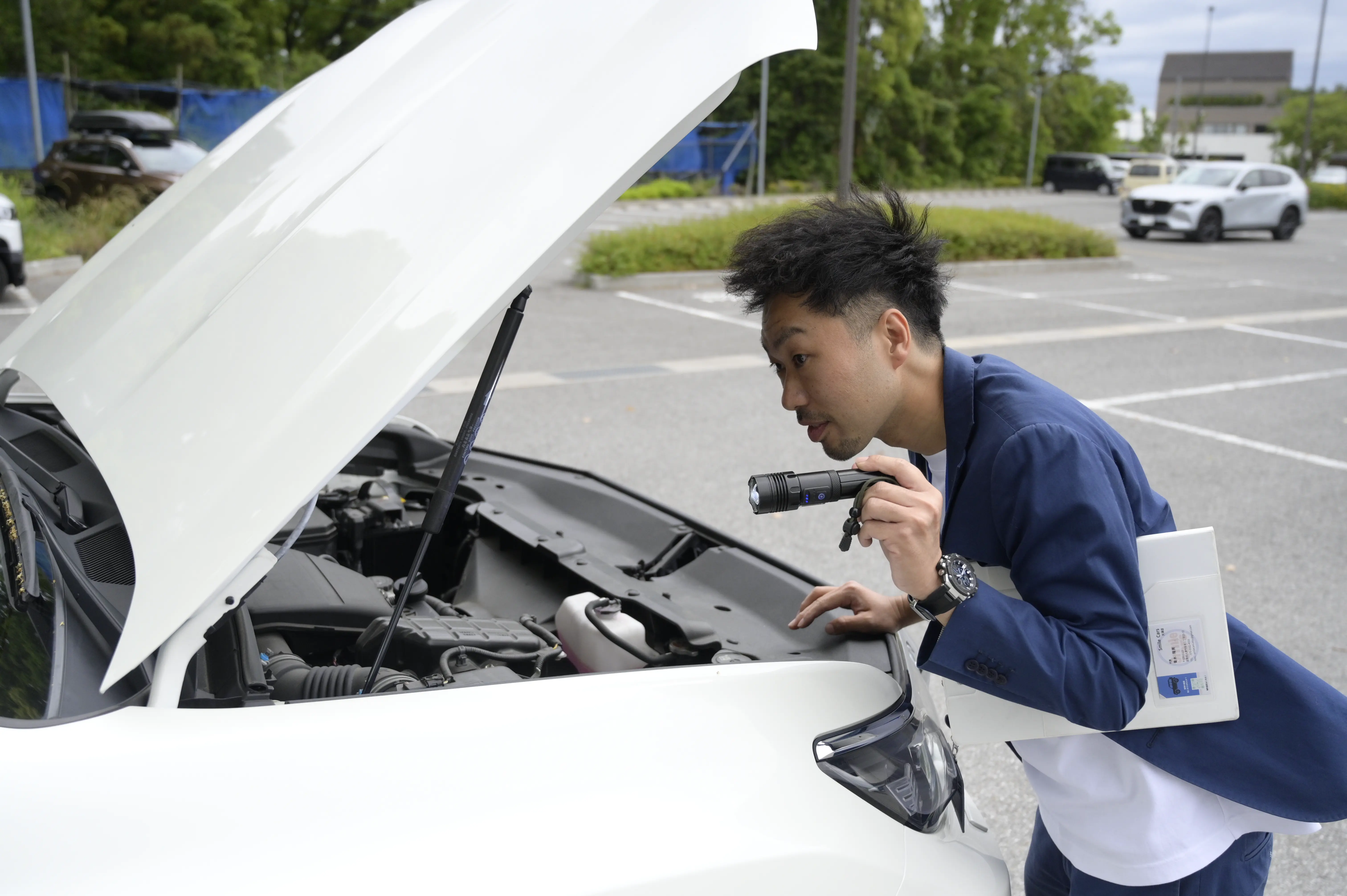 無料査定、出張、引取が伝わる車と0円表示
